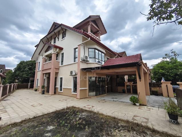 End-lot 2.5 Storey Presint 16 Putrajaya, Spacious House 1