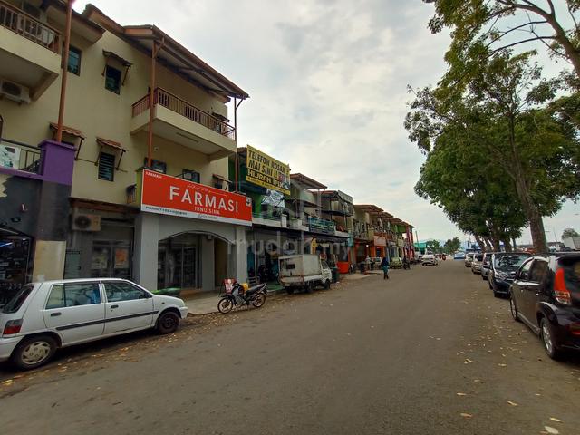 Taman Nilam Sari - 3 Storey ShopLot 1