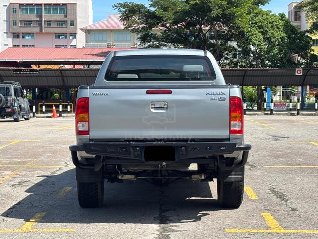 2010 Toyota HILUX D/CAB 2.5 G (A) - 4