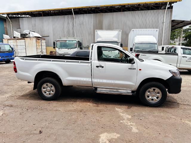 2014 Toyota HILUX 2.5 VNT SINGLE CAB Pick Up Kun25 - 5