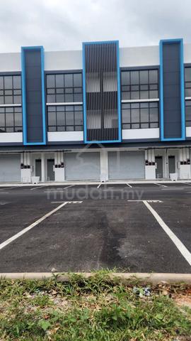 Brand New Main Road Facing 3-Storey Shop Lots for Rent | Pekan Sentral 1