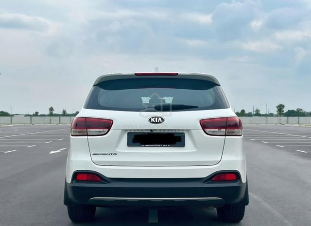 [2017] Kia Sorento 2.4 (AT) Petrol 8 Seater SUVs - 4