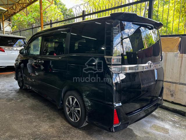 2021 Toyota VOXY 2.0 ZS KIRAMEKI III (A) - 2