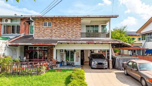 FACING OPEN! Double Storey Semi D Seksyen 3 Shah Alam 1