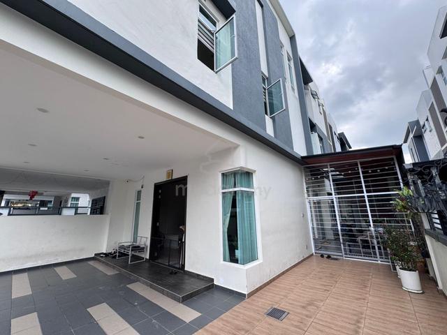 Nusa Sentral 3 Storey Cluster Fully Renovated 1