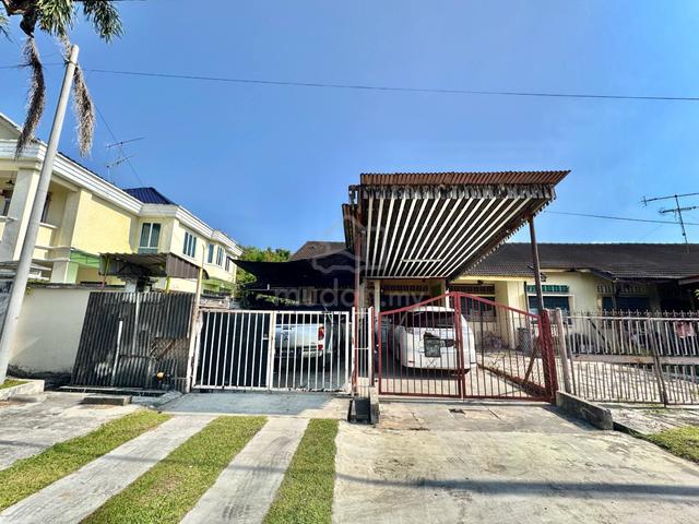House For Sale - Single Storey Endlot @ Kampung Pegawai, Batu Pahat 1