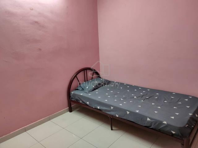 Partially Furnished Kuala Lumpur Bandar Tasik Selatan Room For Rent 1