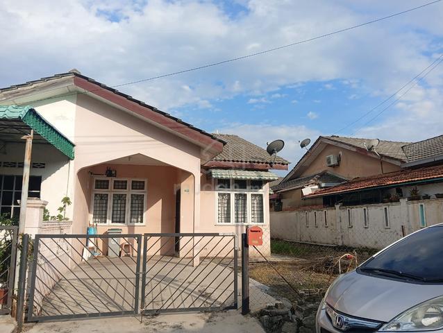 SEMI-D SETINGKAT TAMAN DESA IXORA, SENAWANG, negeri sembilan 1