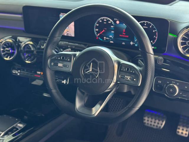 2018 Mercedes Benz A180 AMG Line Edition 1 - 3