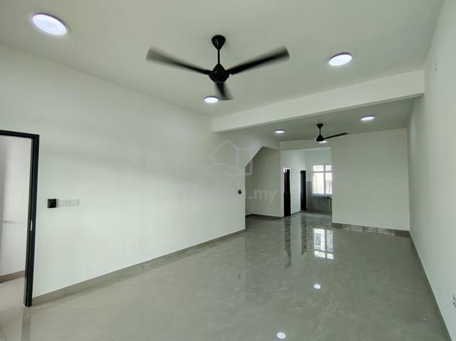 Bandar Dato Onn/Perjiranan 14/Terrace House/Partial furnished 1