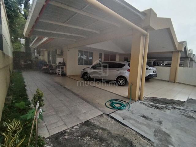 2-1/2 Storey Terence Inter Conner House FOR SALE 1