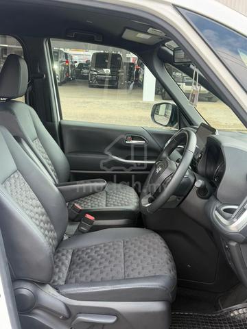 2023 Toyota VOXY 2.0 S-Z (A) - 5