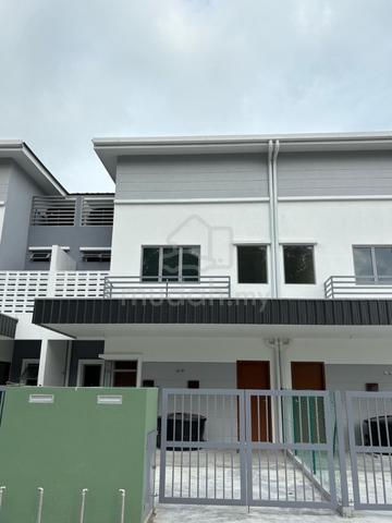 Townhouse @ Bandar Armada Putra, Pulau Indah 2