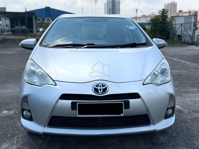 2013 Toyota PRIUS C 1.5 HYBRID FULL SERVICE TOYOTA - 2