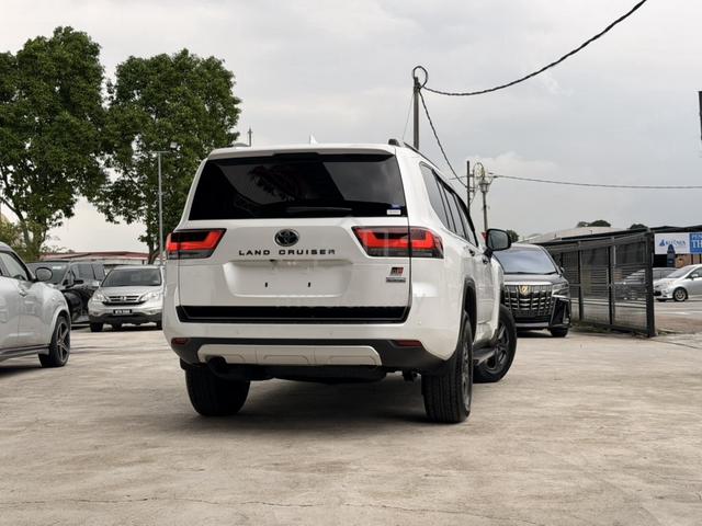 2024 Toyota LANDCRUISER 300 3.5 GR SPORT (A) OFFER - 2
