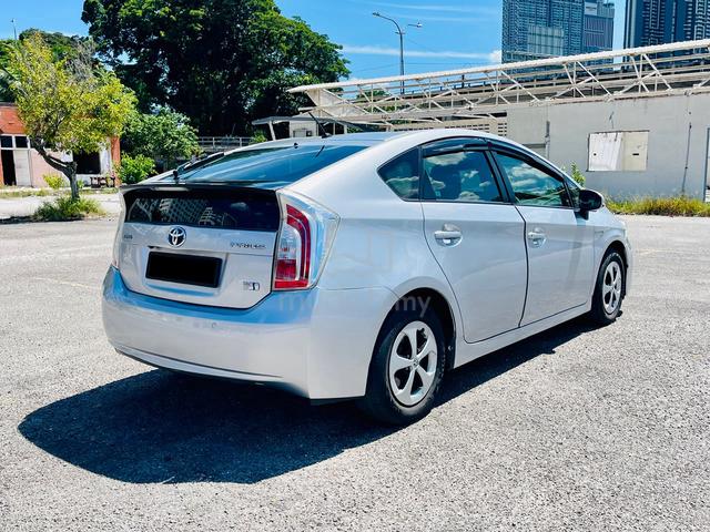 2013 Toyota PRIUS 1.8 LUXURY JBL SYSTEM L/MILEAGE - 2