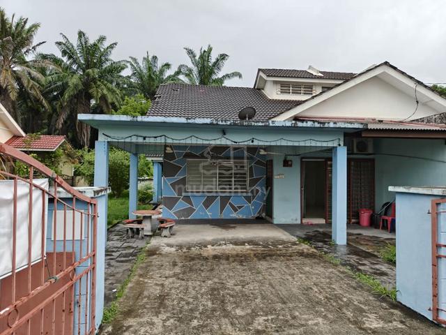 RENOVATED PARTLY FURNISHED Semi D 1 Tingkat Taman Indah KLIA Sepang 1