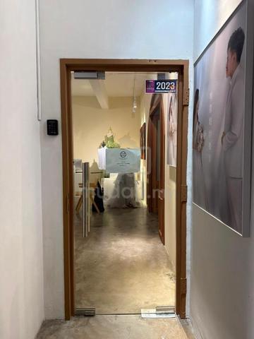 Danga Utama  Commercial Centre 1sr floor unit for rent, partially 1