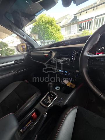2024 Toyota HILUX 2.8 GR SPORT (A) - 4