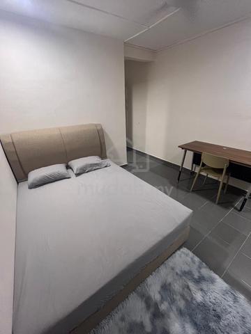 kelana puteri medium room for rent 1