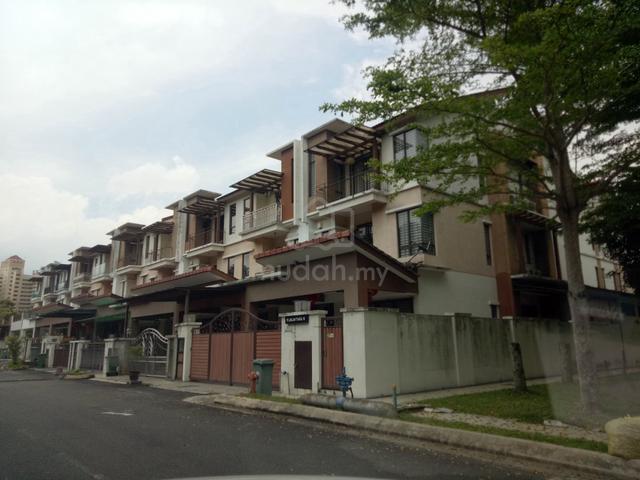 Mutiara Bukit jalil  three storey link house gated guarded 1