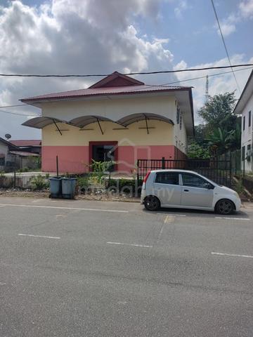 BANGUNAN kORMERSIAL 2 tingkat untuk di jual 1