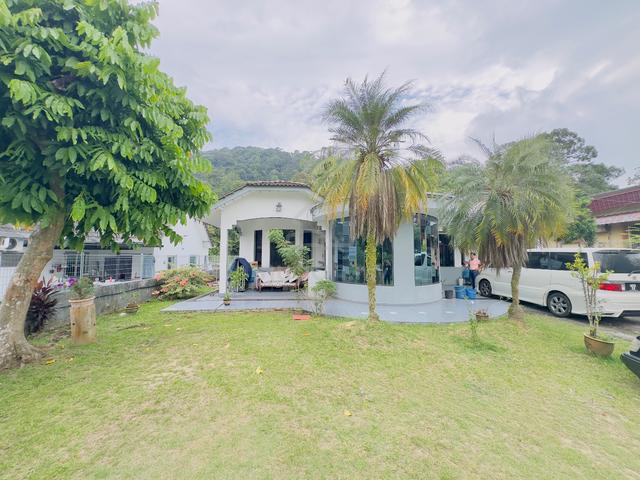 JALAN ANGGERiK , KG ISTANA, BATU PAHAT 1