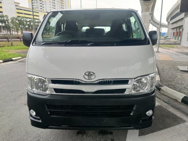 2013 Toyota Hiace 2.5 (M) 14 Seat Low Roof Window - 2