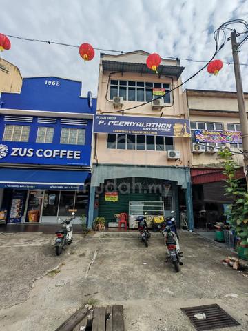 FACING MAINROAD RANTAU SHOPLOT FOR RENT (ground floor) 1