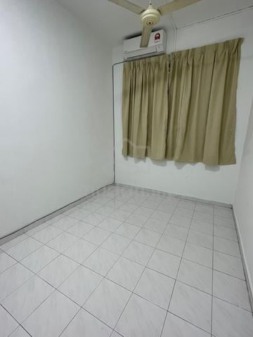 Room for rent at Bayan Baru 1
