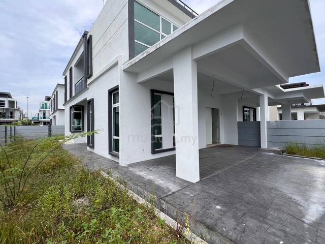 BRAND NEW 3 Storey Semi D Taman Klebang Utama , Kota Laksamana Melaka 1