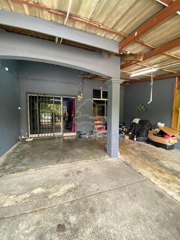 1.5 storey house for Rent @ Jalan Binjai, Taman Kota Jaya 1