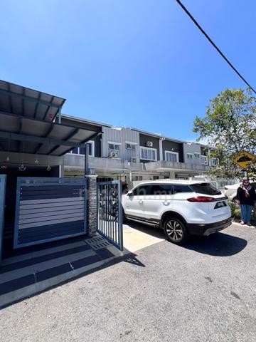 Laman Haris Teres 2 Tingkat Eco Grandeur, Puncak Alam 1