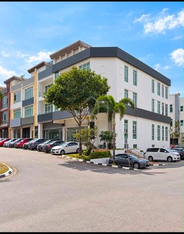 Taman molek 3 storey corner lot shop office  facing main road 1