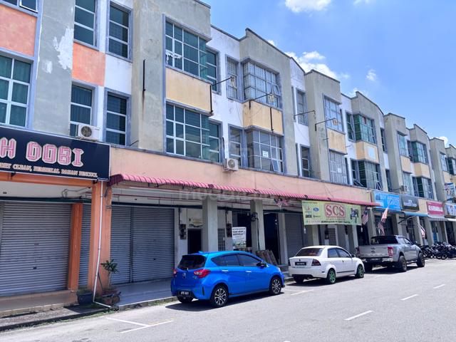3 storey shop lot For Sale at Taman Melor Teluk Intan. 1
