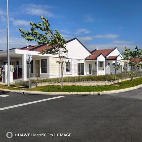 Single storey corner lot for rent @ seremban s2 nada embun 1