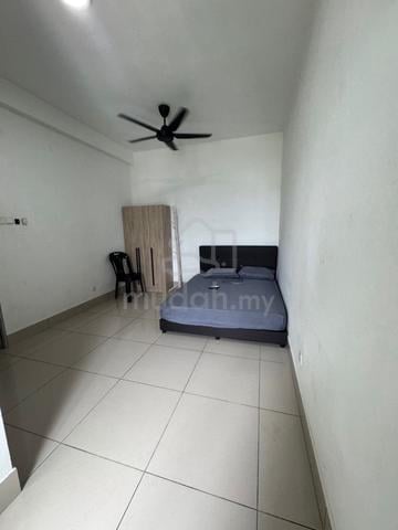 Master Room Available In Razak City Residence 1