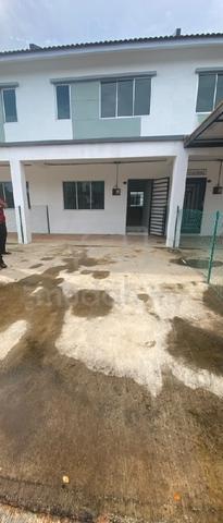 Rumah Teres 2 Tingkat Taman Arowana (Scientex SP) untuk disewa 1