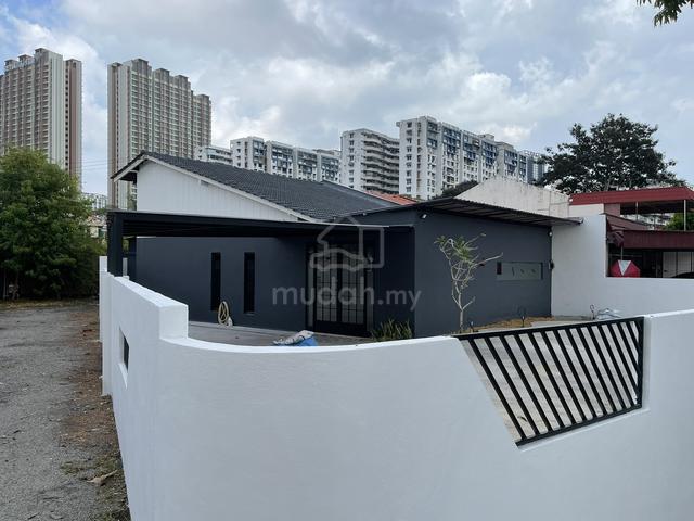 WORTH RENTAL Terrace House Corner Lot Flexible Home or Business 1