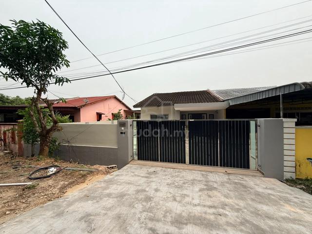 Johor Bahru Taman Seri Jln Tembaga Single Storey Semi-Detached House 1