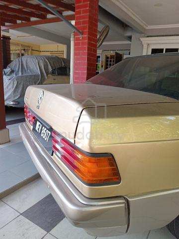 1987 Mercedes Benz 190E 2.0 (A) - 5