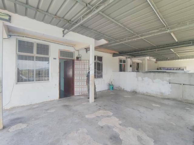 Welcome everyone Taman Universiti Jaya House with Land For Rent 1