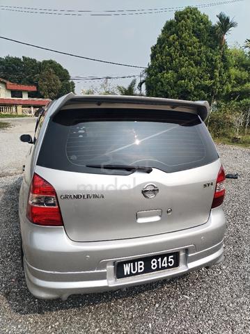2010 Nissan GRAND LIVINA 1.6 CLASSIC/COMFORT (A) - 4