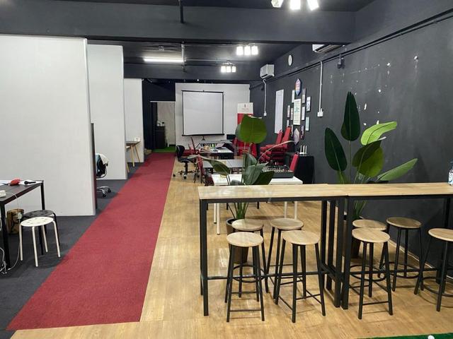 Platinum Mondrian PV128 Shop Office ,Facing Main Road For Sale 1