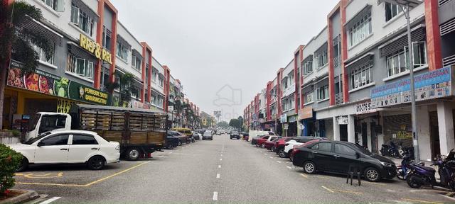 3 Storey Shop Taman Bukit dahlia, Pasir Gudang for Sell 1