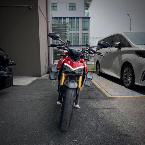 Ducati Streetfighter V4S Unreg - photo 5 of 6