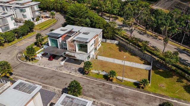 CORNER LOT FREEHOLD 7933ft 2 Storey House Garden Residence Cyberjaya 1