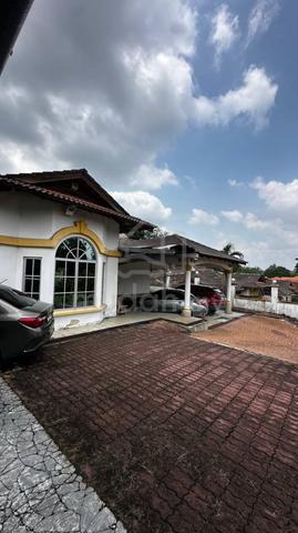 1,5 STOREY BANGALOW with LARGE YARD @ KAMPUNG SUNGAI PLONG 1