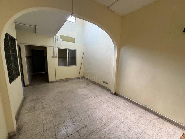 1sty SERI MELATI 11 Selayang [ FACING WEST / LOW DOWN PAYMENT ] 1
