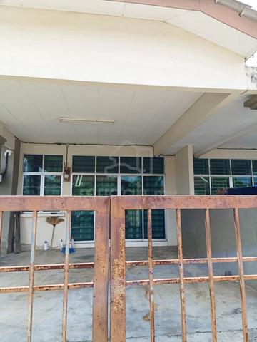 Rent at Bukit Kayu Hitam 1